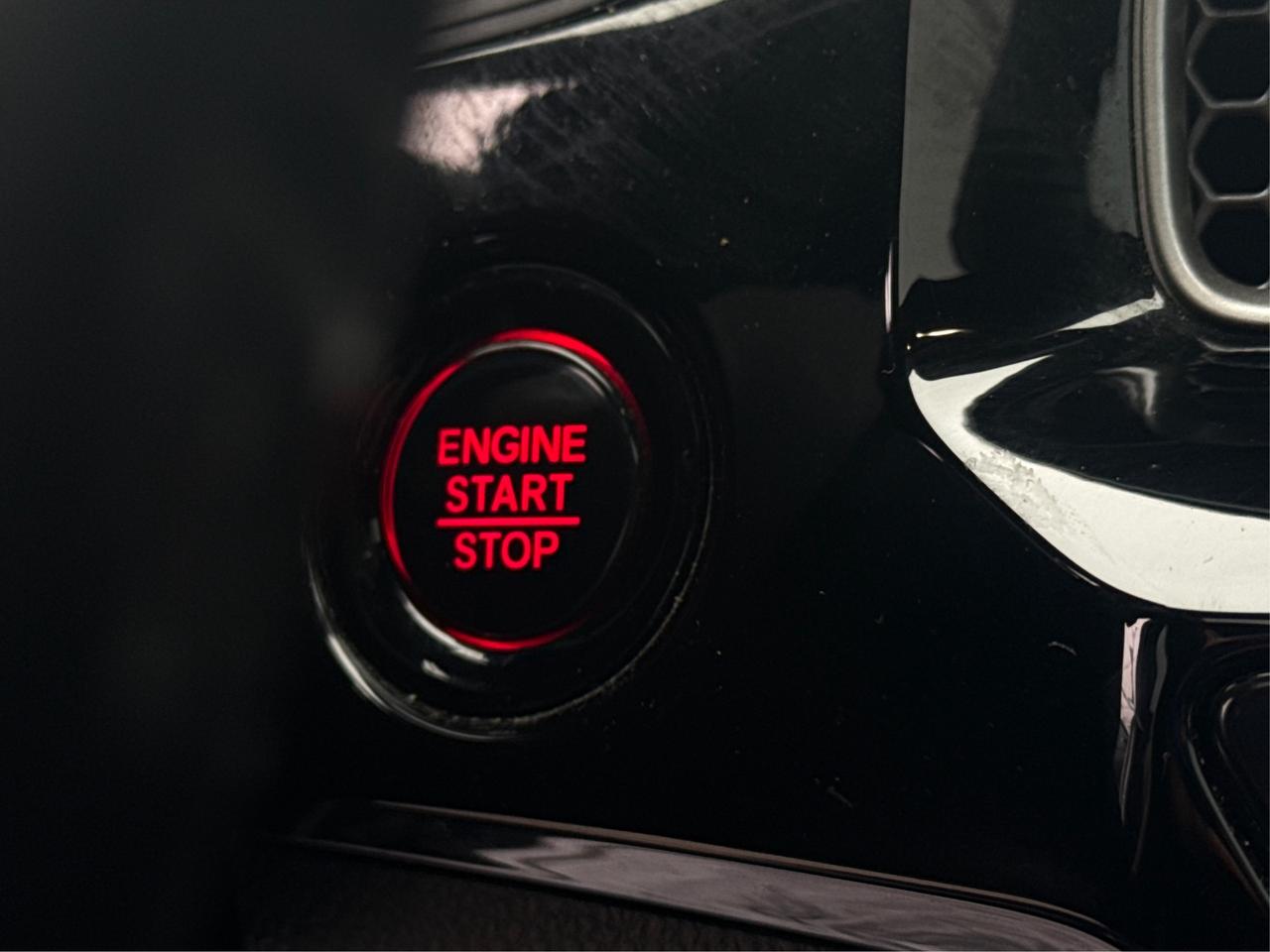 2024 Honda Civic Sedan SPORT SUNROOF LOADED MINT! WE FINANCE ALL CREDIT! Photo