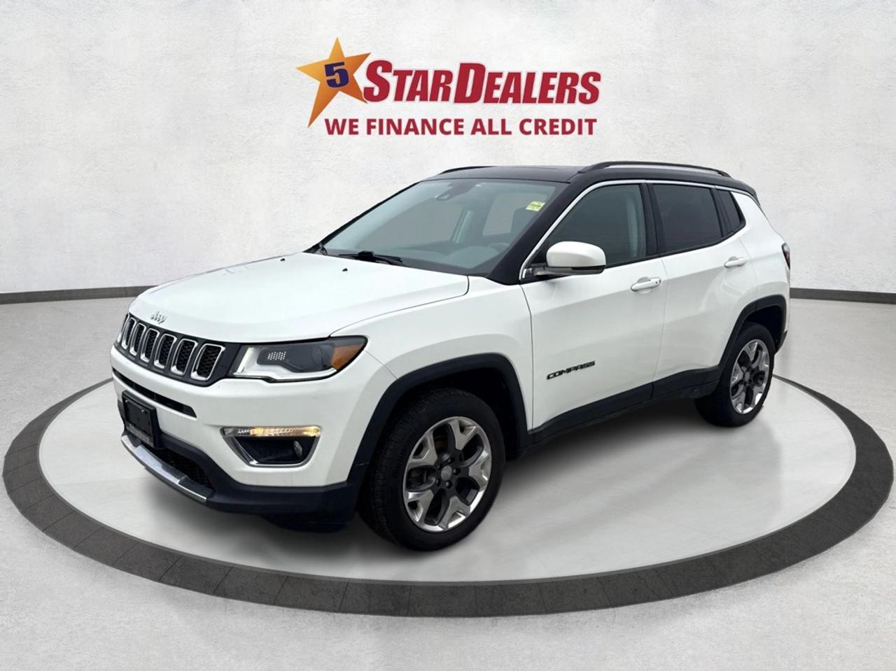 2018 Jeep Compass NAV LEATHER PANO ROOF CLEAN WE FINANCE ALL CREDIT! Photo2