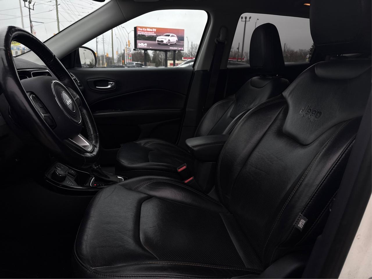 2018 Jeep Compass NAV LEATHER PANO ROOF CLEAN WE FINANCE ALL CREDIT! Photo