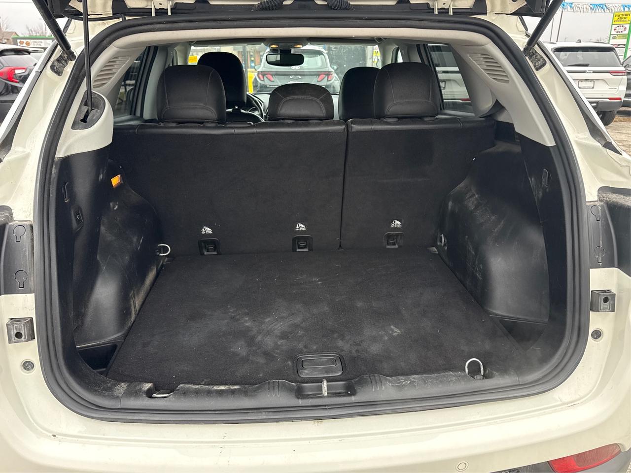 2018 Jeep Compass NAV LEATHER PANO ROOF CLEAN WE FINANCE ALL CREDIT! Photo