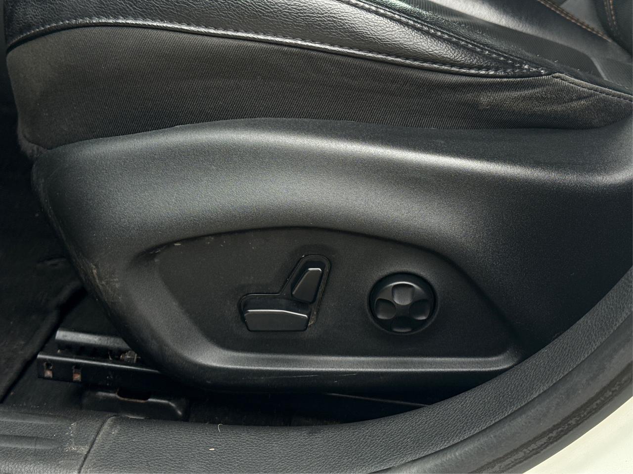 2018 Jeep Compass NAV LEATHER PANO ROOF CLEAN WE FINANCE ALL CREDIT! Photo