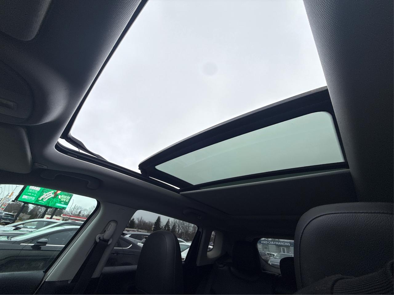 2018 Jeep Compass NAV LEATHER PANO ROOF CLEAN WE FINANCE ALL CREDIT! Photo