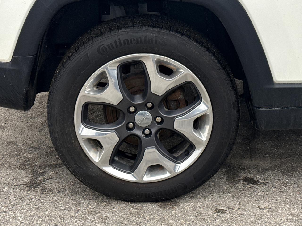 2018 Jeep Compass NAV LEATHER PANO ROOF CLEAN WE FINANCE ALL CREDIT! Photo