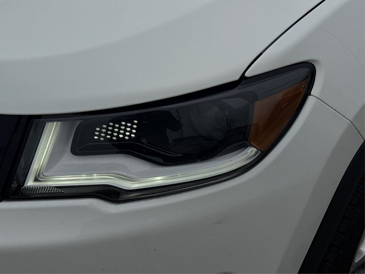 2018 Jeep Compass NAV LEATHER PANO ROOF CLEAN WE FINANCE ALL CREDIT! Photo