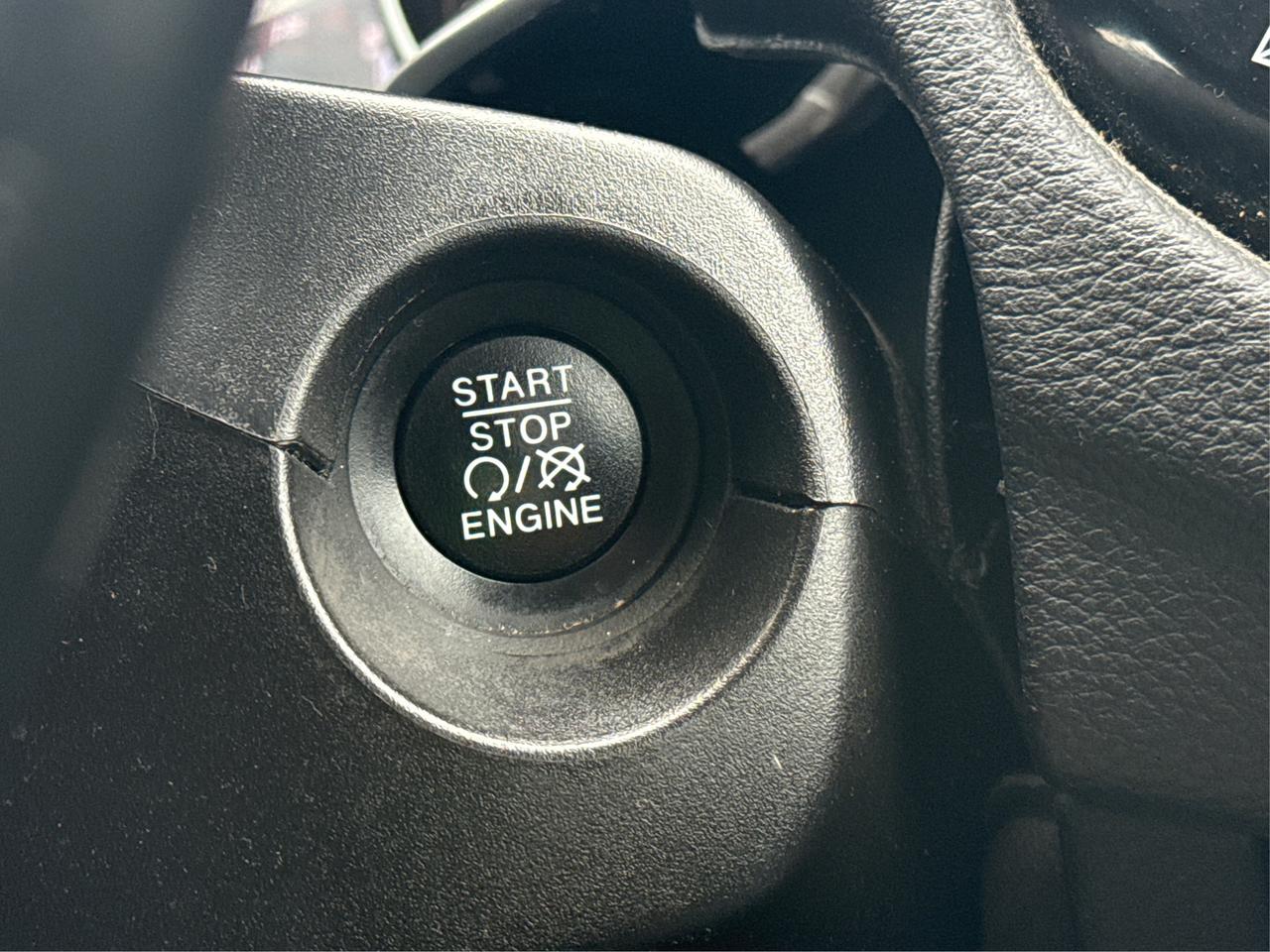 2018 Jeep Compass NAV LEATHER PANO ROOF CLEAN WE FINANCE ALL CREDIT! Photo