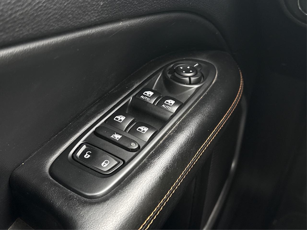 2018 Jeep Compass NAV LEATHER PANO ROOF CLEAN WE FINANCE ALL CREDIT! Photo