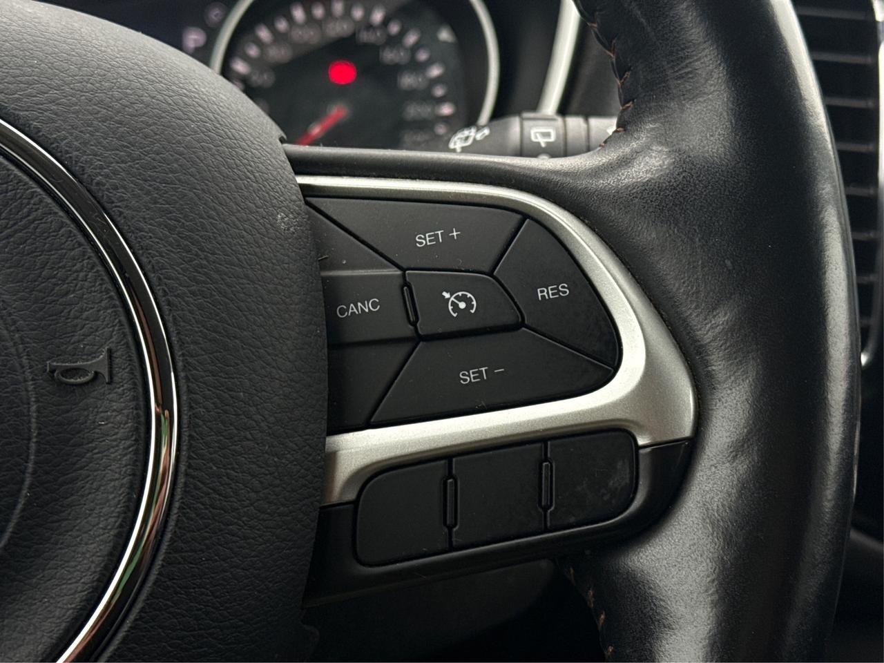 2018 Jeep Compass NAV LEATHER PANO ROOF CLEAN WE FINANCE ALL CREDIT! Photo