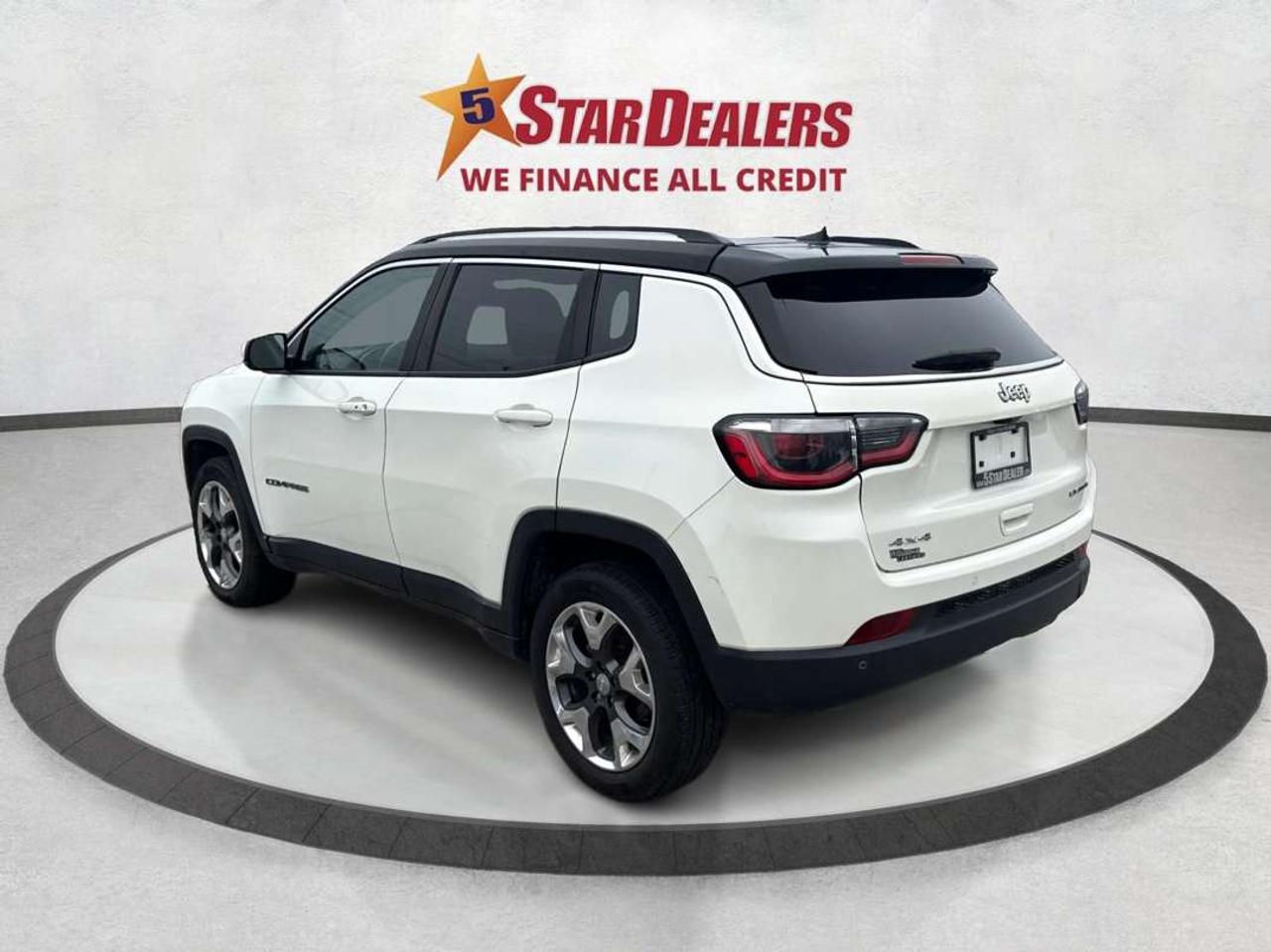 2018 Jeep Compass NAV LEATHER PANO ROOF CLEAN WE FINANCE ALL CREDIT! Photo