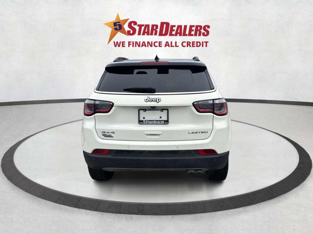 2018 Jeep Compass NAV LEATHER PANO ROOF CLEAN WE FINANCE ALL CREDIT! Photo