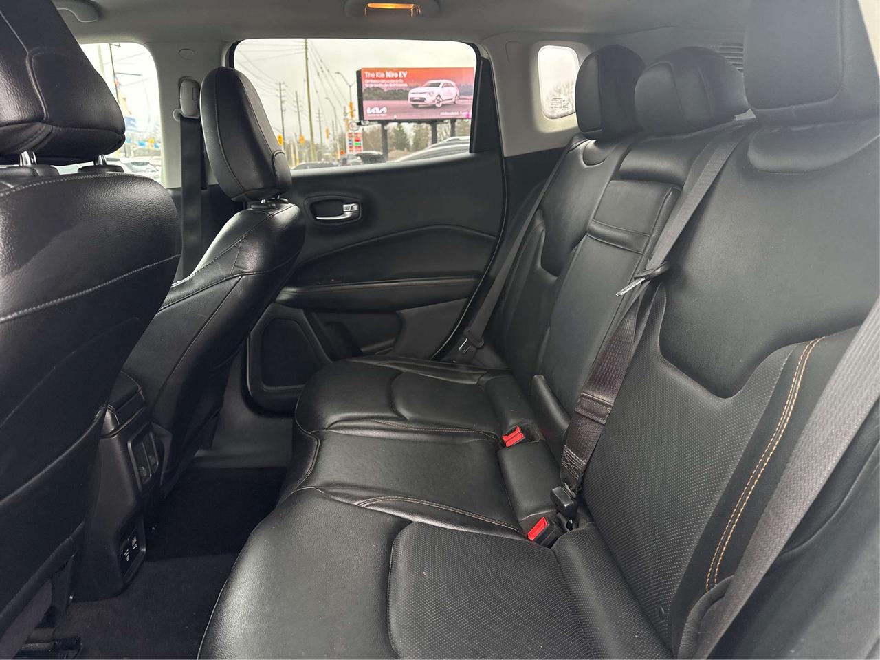 2018 Jeep Compass NAV LEATHER PANO ROOF CLEAN WE FINANCE ALL CREDIT! Photo