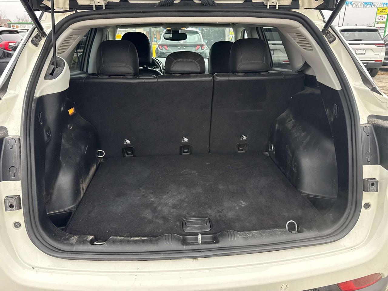 2018 Jeep Compass NAV LEATHER PANO ROOF CLEAN WE FINANCE ALL CREDIT! Photo