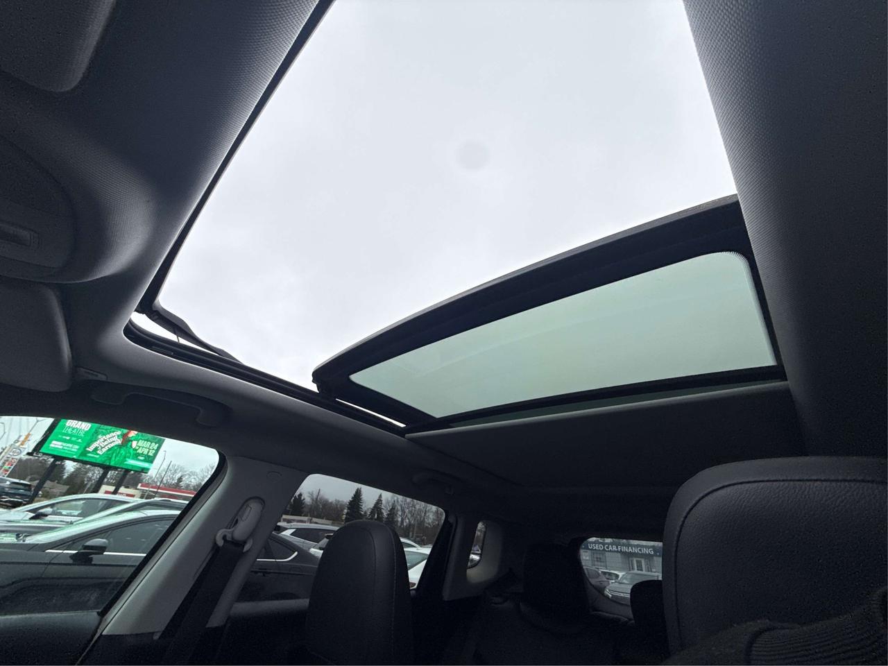 2018 Jeep Compass NAV LEATHER PANO ROOF CLEAN WE FINANCE ALL CREDIT! Photo