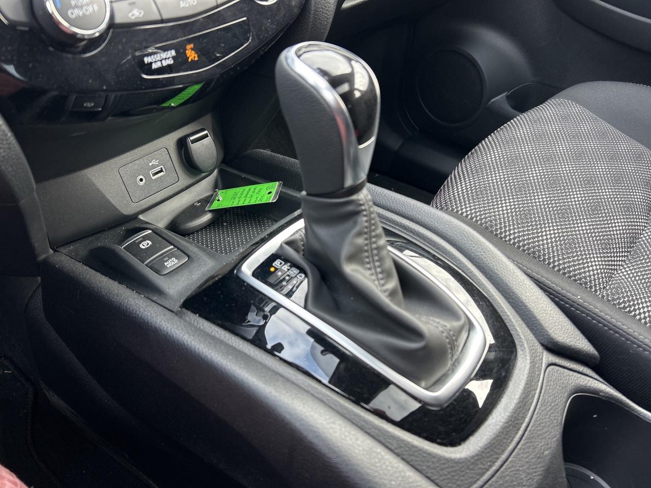 2023 Nissan Qashqai SV  SUNROOF Photo