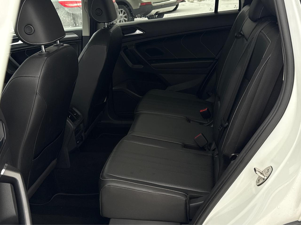 2023 Volkswagen Tiguan LEATHER SUNROOF 7 PASSENGER WE FINANCE ALL CREDIT Photo