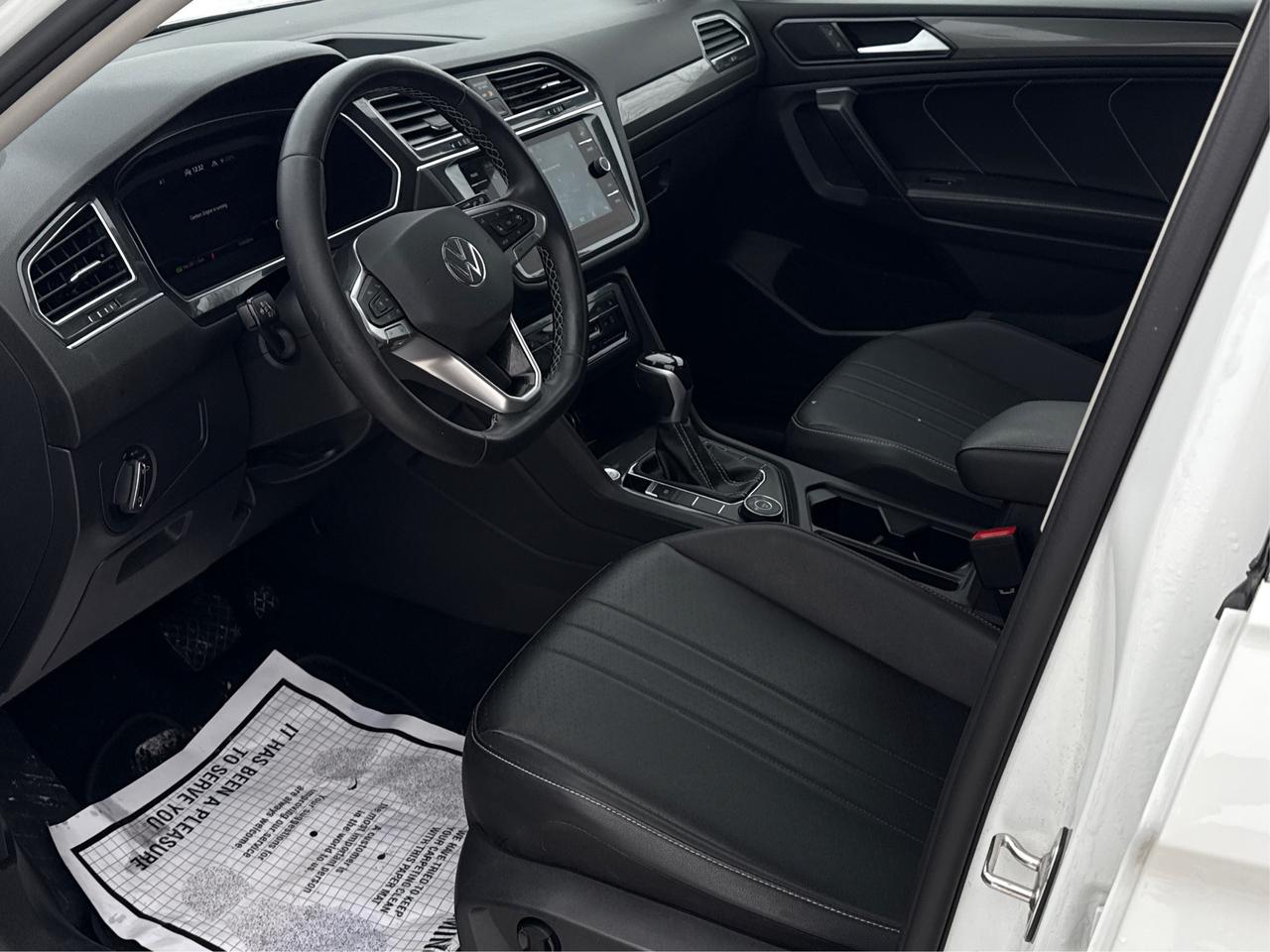 2023 Volkswagen Tiguan LEATHER SUNROOF 7 PASSENGER WE FINANCE ALL CREDIT Photo