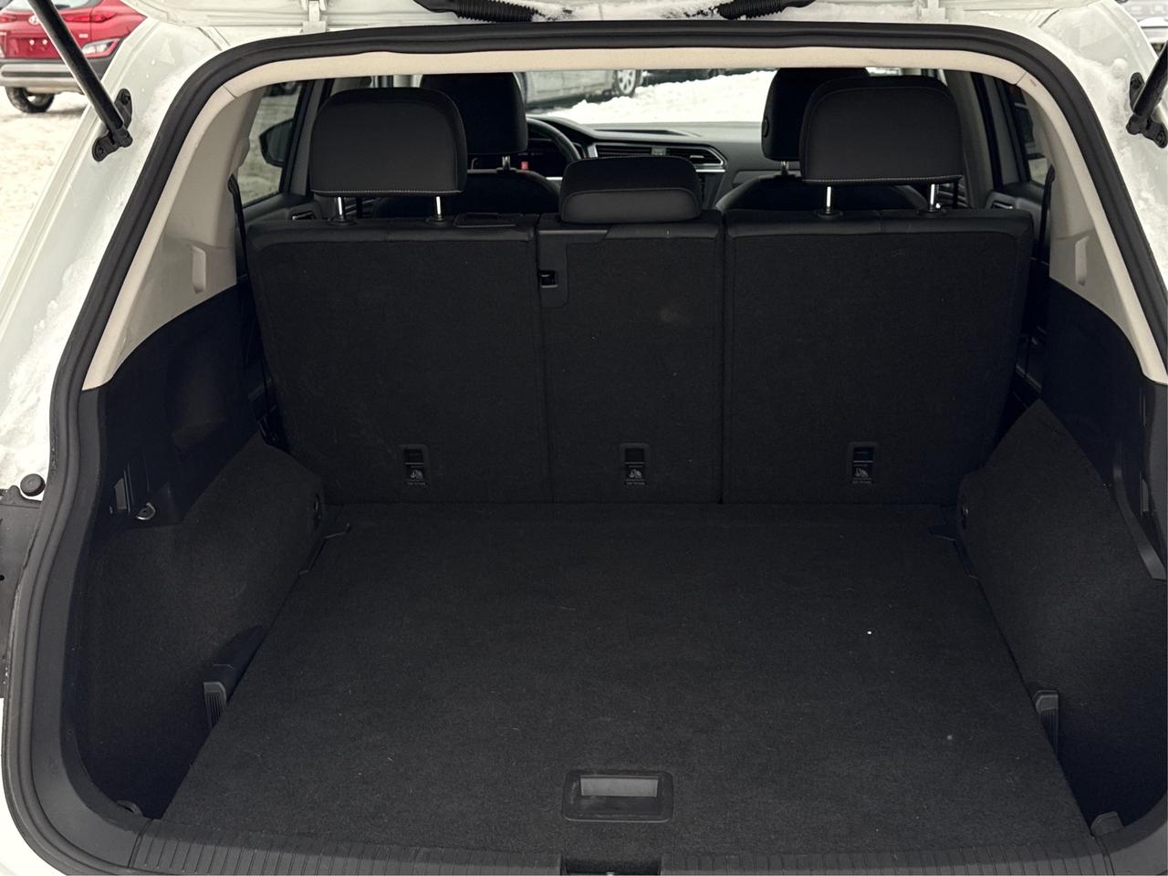 2023 Volkswagen Tiguan LEATHER SUNROOF 7 PASSENGER WE FINANCE ALL CREDIT Photo