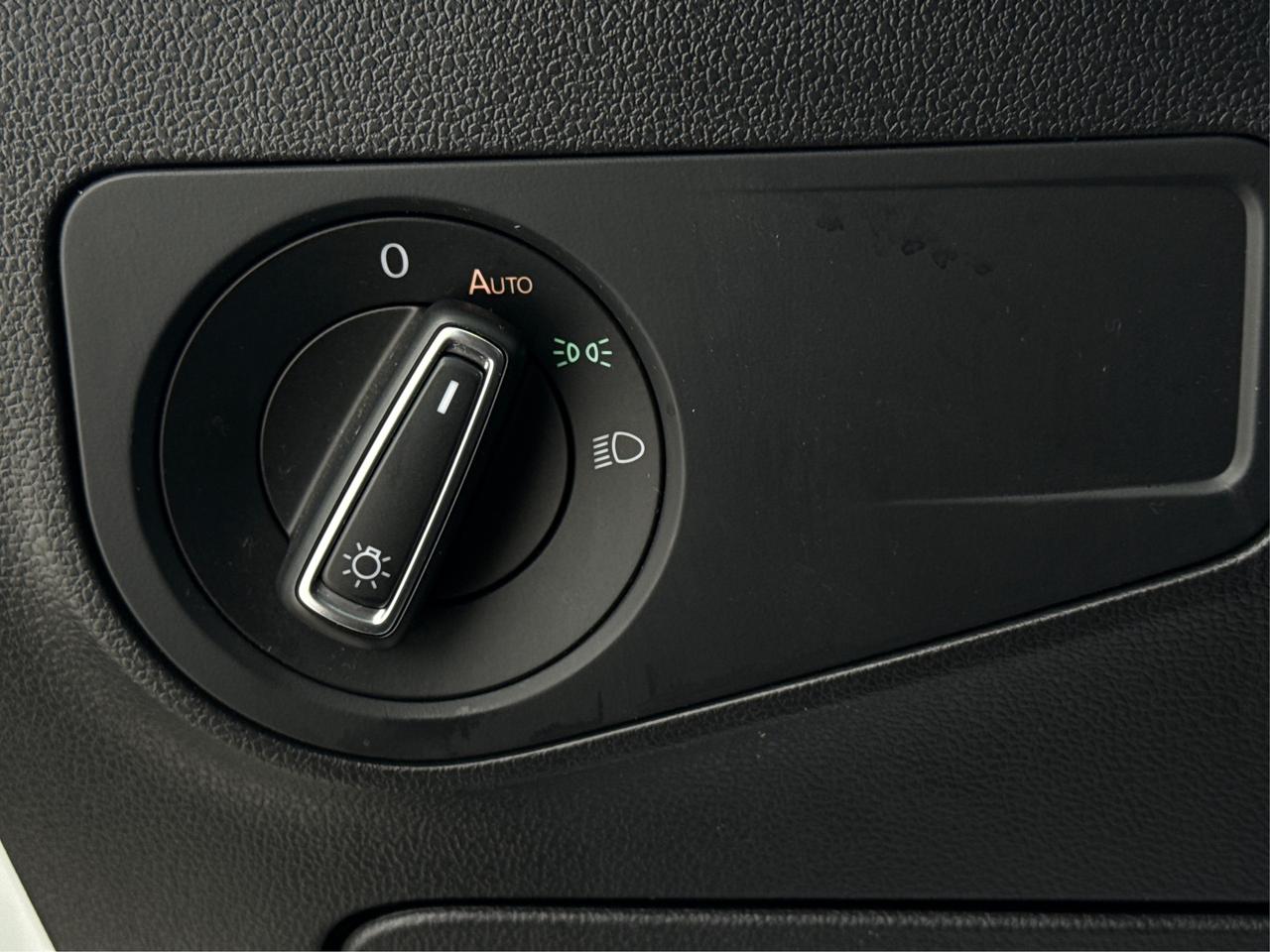 2023 Volkswagen Tiguan LEATHER SUNROOF 7 PASSENGER WE FINANCE ALL CREDIT Photo