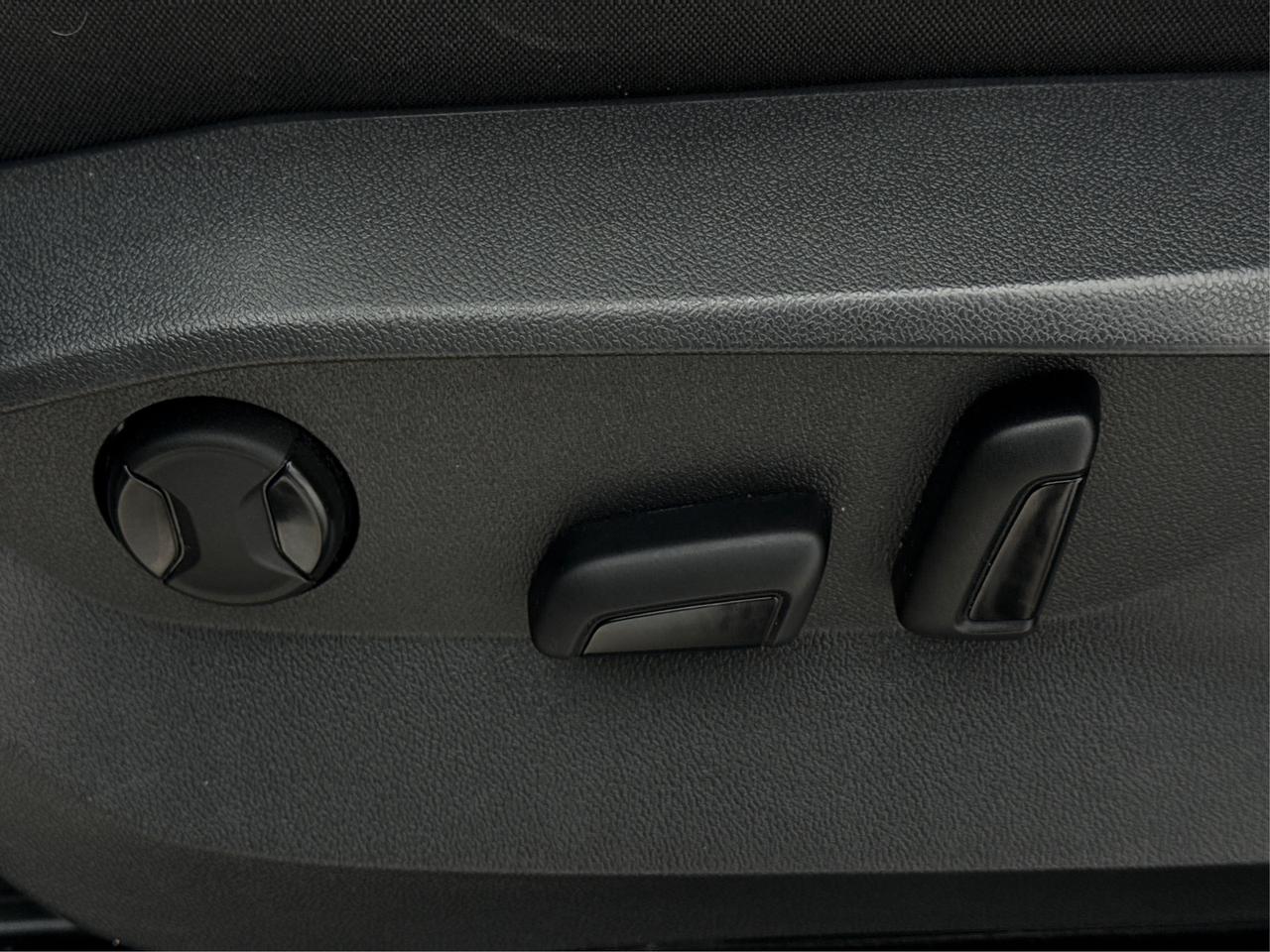 2023 Volkswagen Tiguan LEATHER SUNROOF 7 PASSENGER WE FINANCE ALL CREDIT Photo