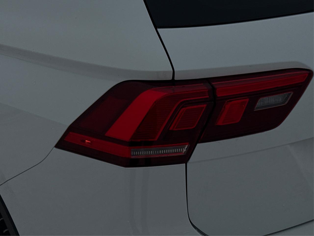 2023 Volkswagen Tiguan LEATHER SUNROOF 7 PASSENGER WE FINANCE ALL CREDIT Photo