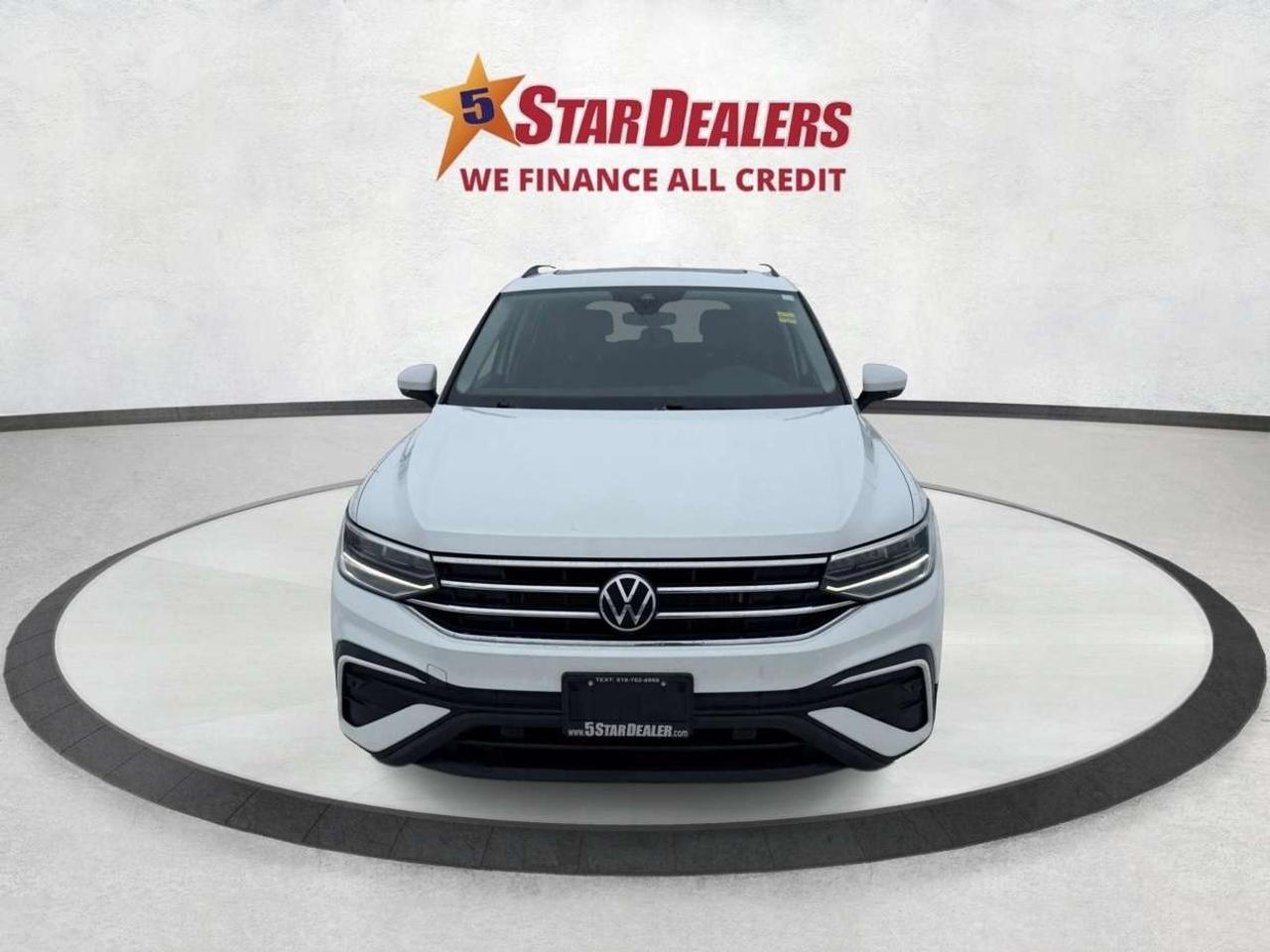 2023 Volkswagen Tiguan LEATHER SUNROOF 7 PASSENGER WE FINANCE ALL CREDIT Photo1