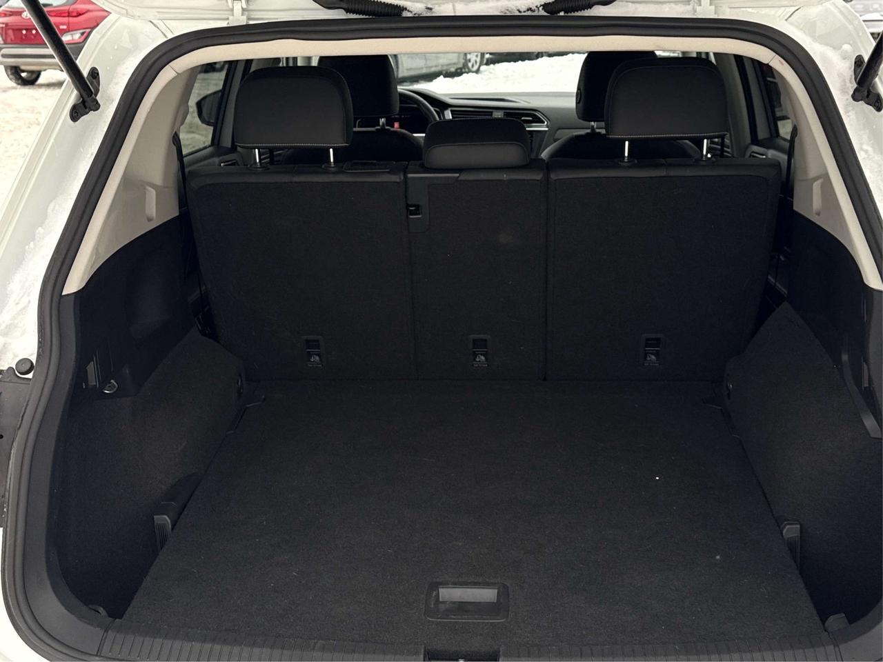2023 Volkswagen Tiguan LEATHER SUNROOF 7 PASSENGER WE FINANCE ALL CREDIT Photo