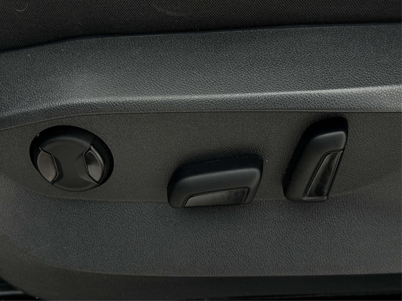 2023 Volkswagen Tiguan LEATHER SUNROOF 7 PASSENGER WE FINANCE ALL CREDIT Photo