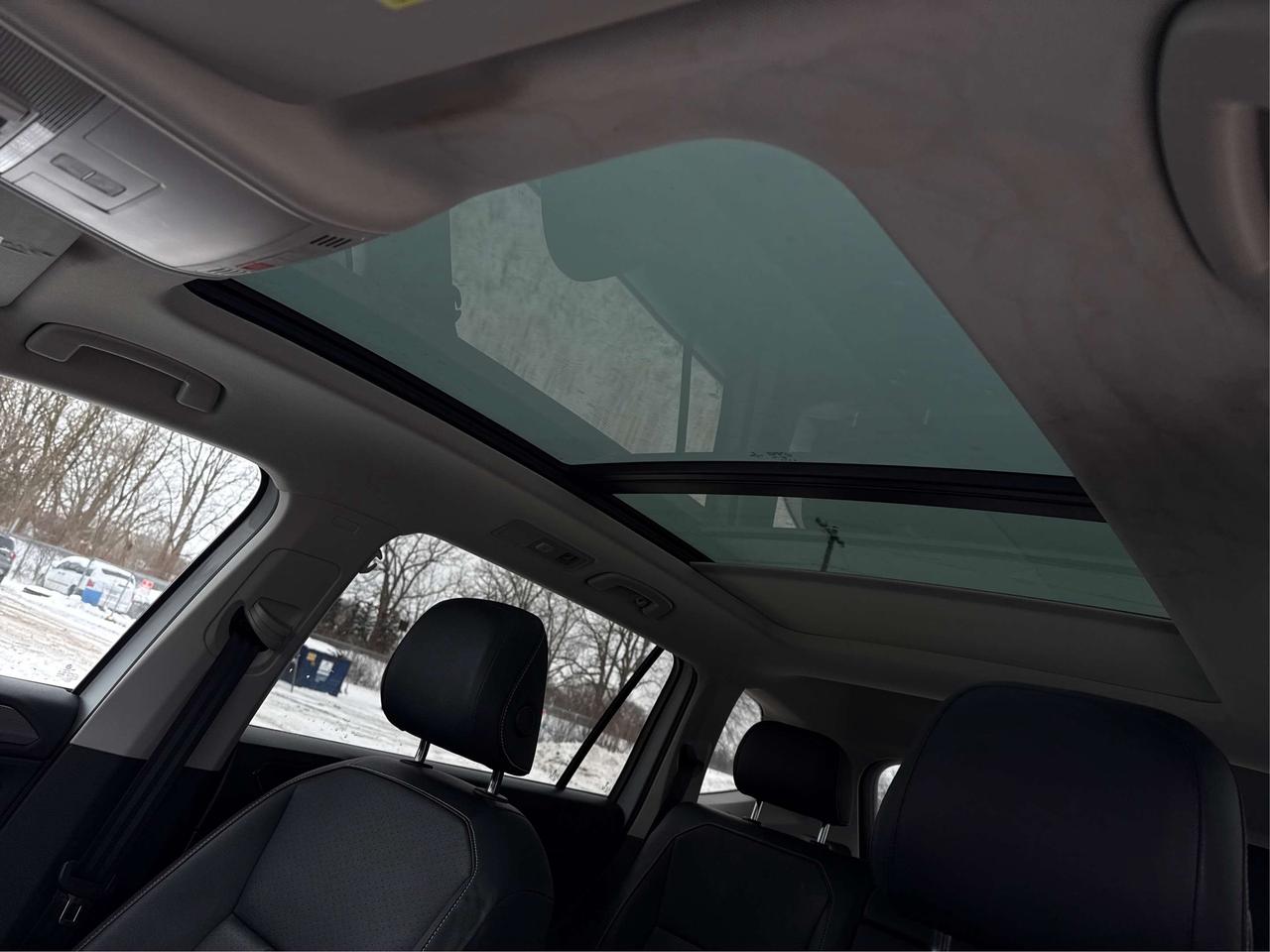 2023 Volkswagen Tiguan LEATHER SUNROOF 7 PASSENGER WE FINANCE ALL CREDIT Photo