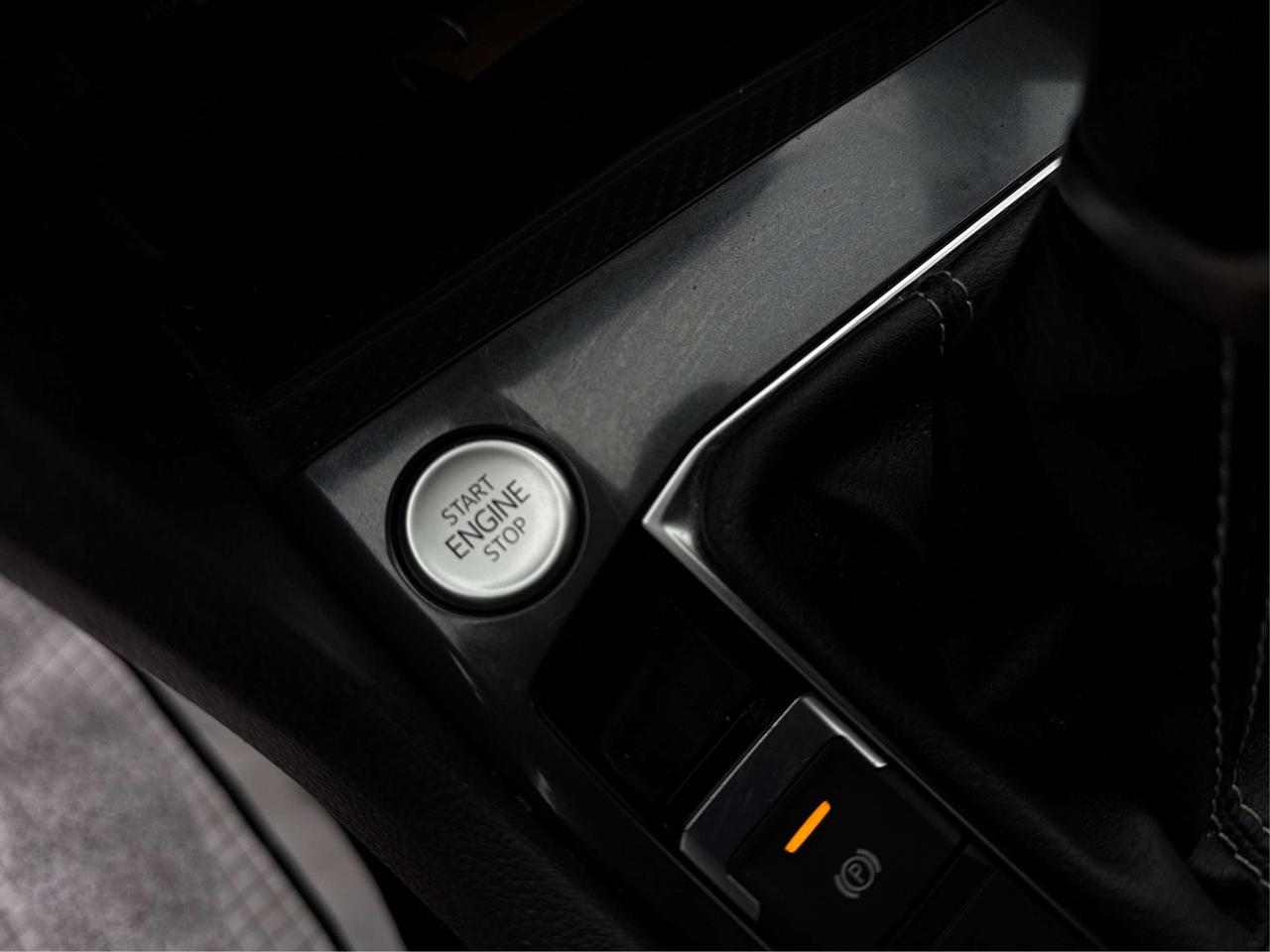 2023 Volkswagen Tiguan LEATHER SUNROOF 7 PASSENGER WE FINANCE ALL CREDIT Photo