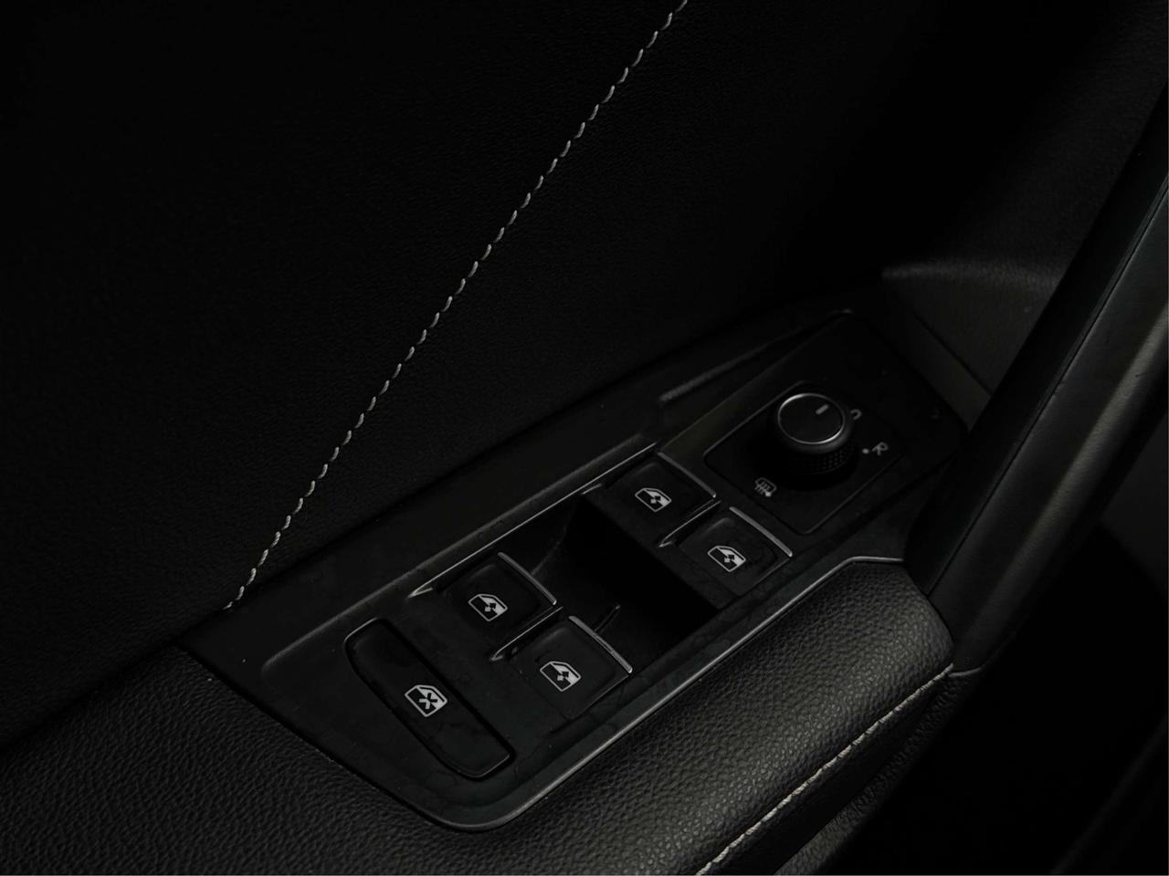 2023 Volkswagen Tiguan LEATHER SUNROOF 7 PASSENGER WE FINANCE ALL CREDIT Photo