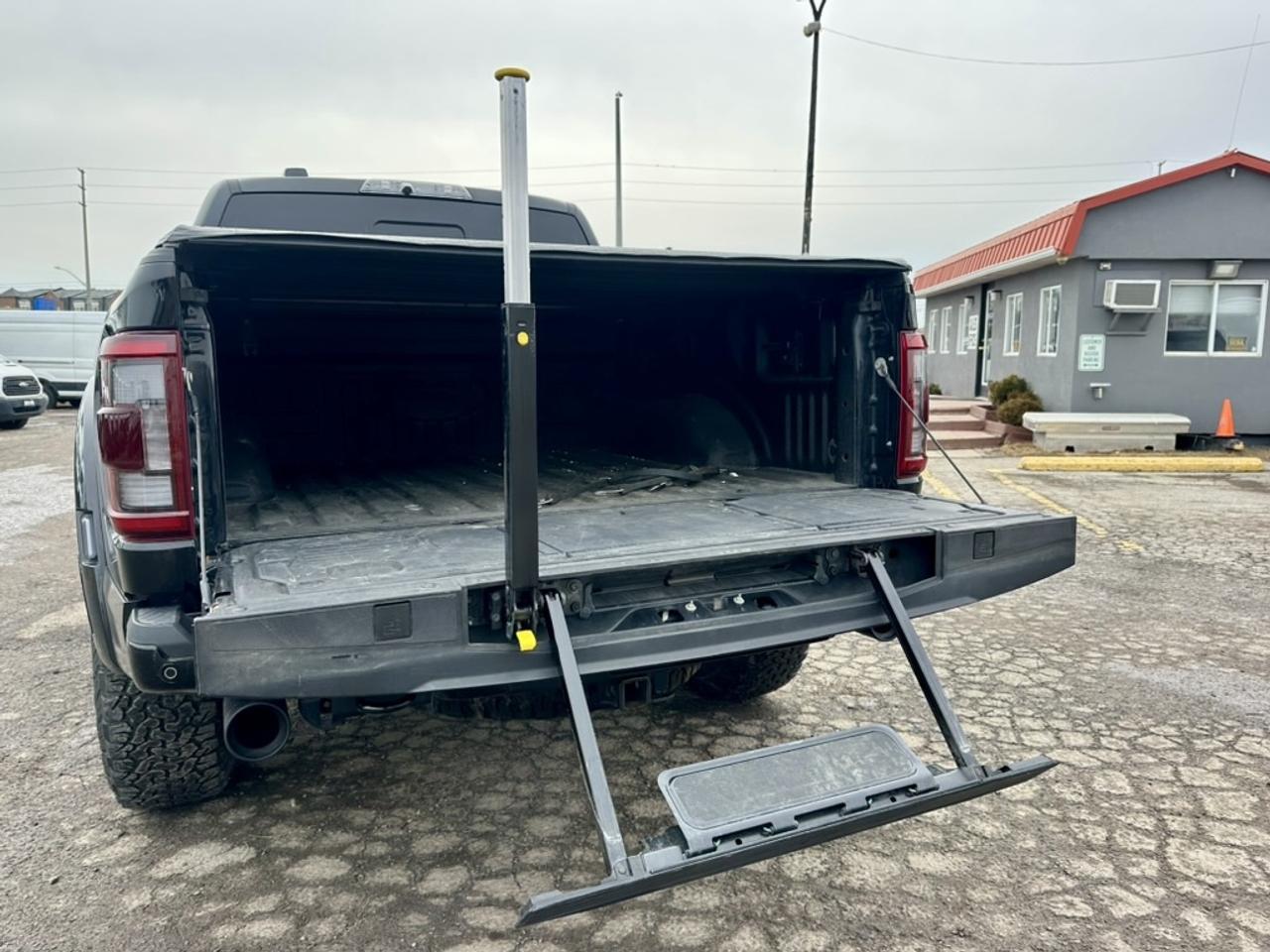 2023 Ford F-150 RAPTOR R V8 37" OFFROAD PKG Photo