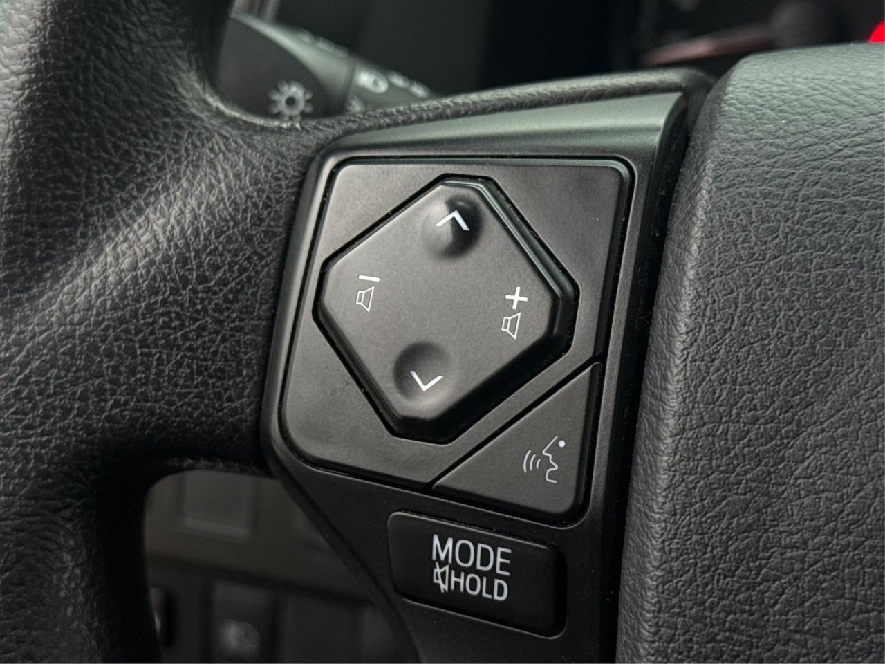 2020 Toyota Tacoma HEATED SEATS REAR CAM MINT! WE FINANCE ALL CREDIT! Photo