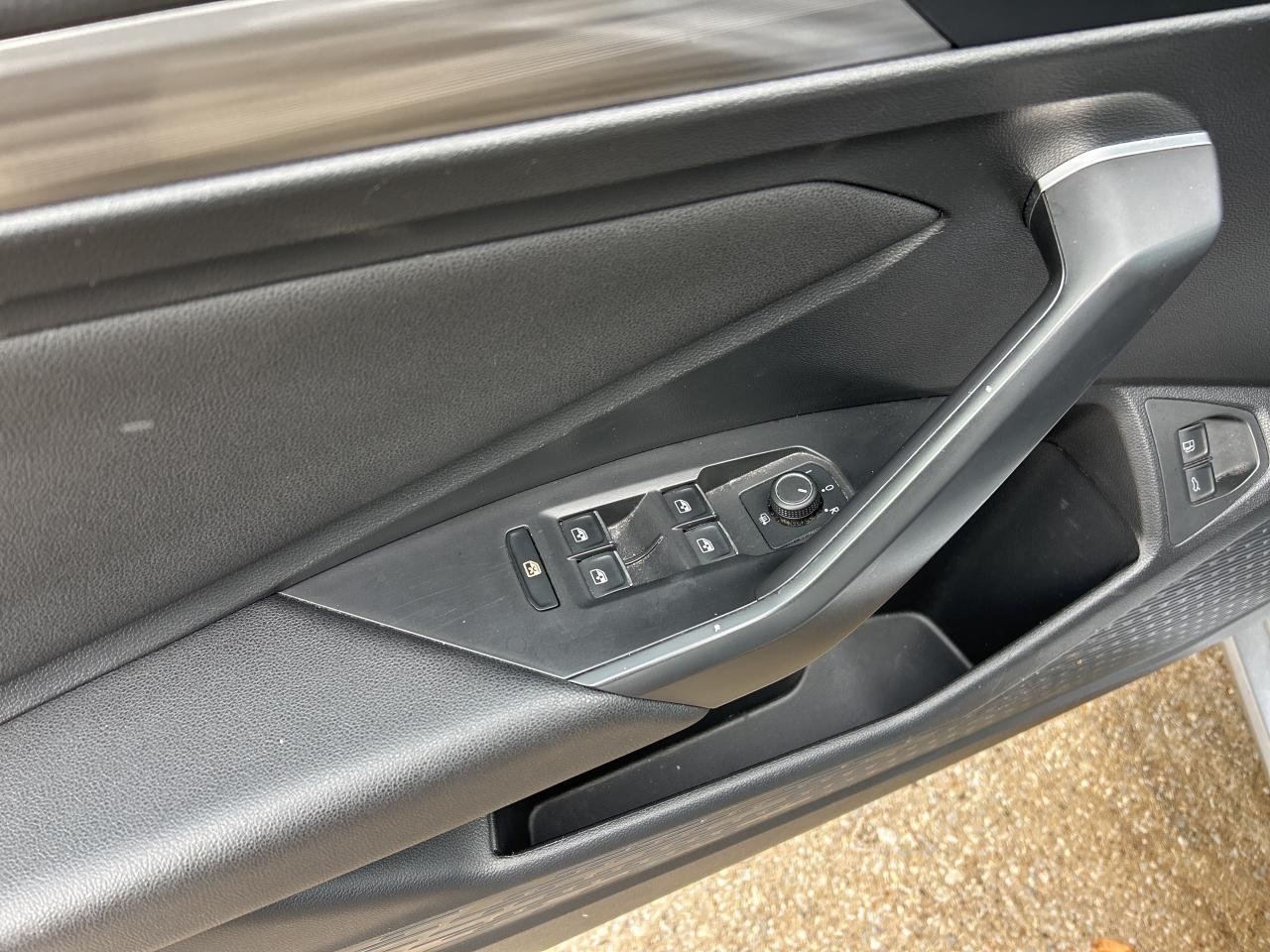 2021 Volkswagen Jetta Highline  ** LOYAL  SEDAN ** Photo