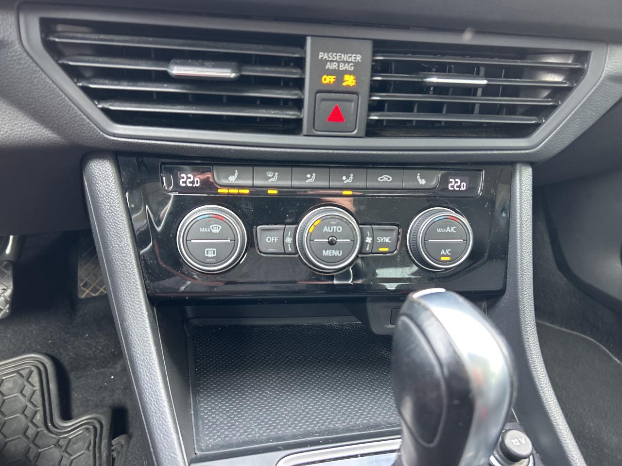 2021 Volkswagen Jetta Highline  ** LOYAL  SEDAN ** Photo