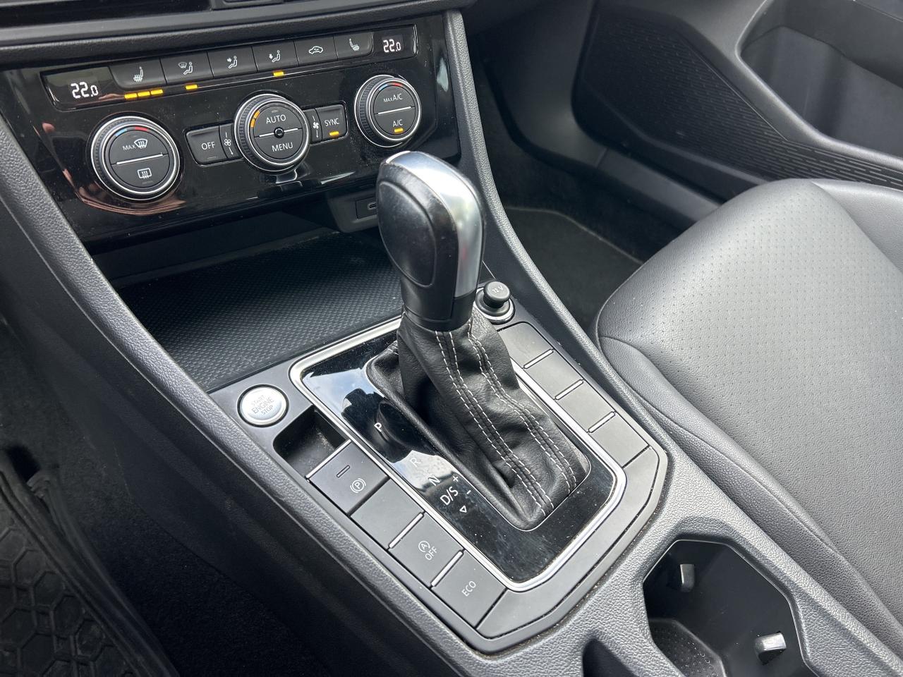 2021 Volkswagen Jetta Highline  ** LOYAL  SEDAN ** Photo