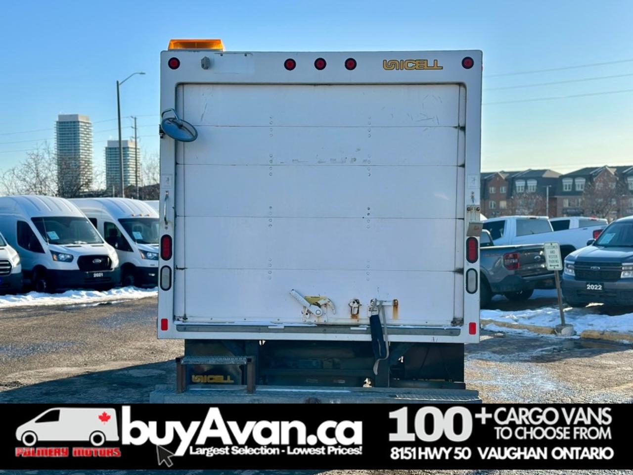 2016 Ford E-Series E-450 16FT Box Cube Van Gas Photo