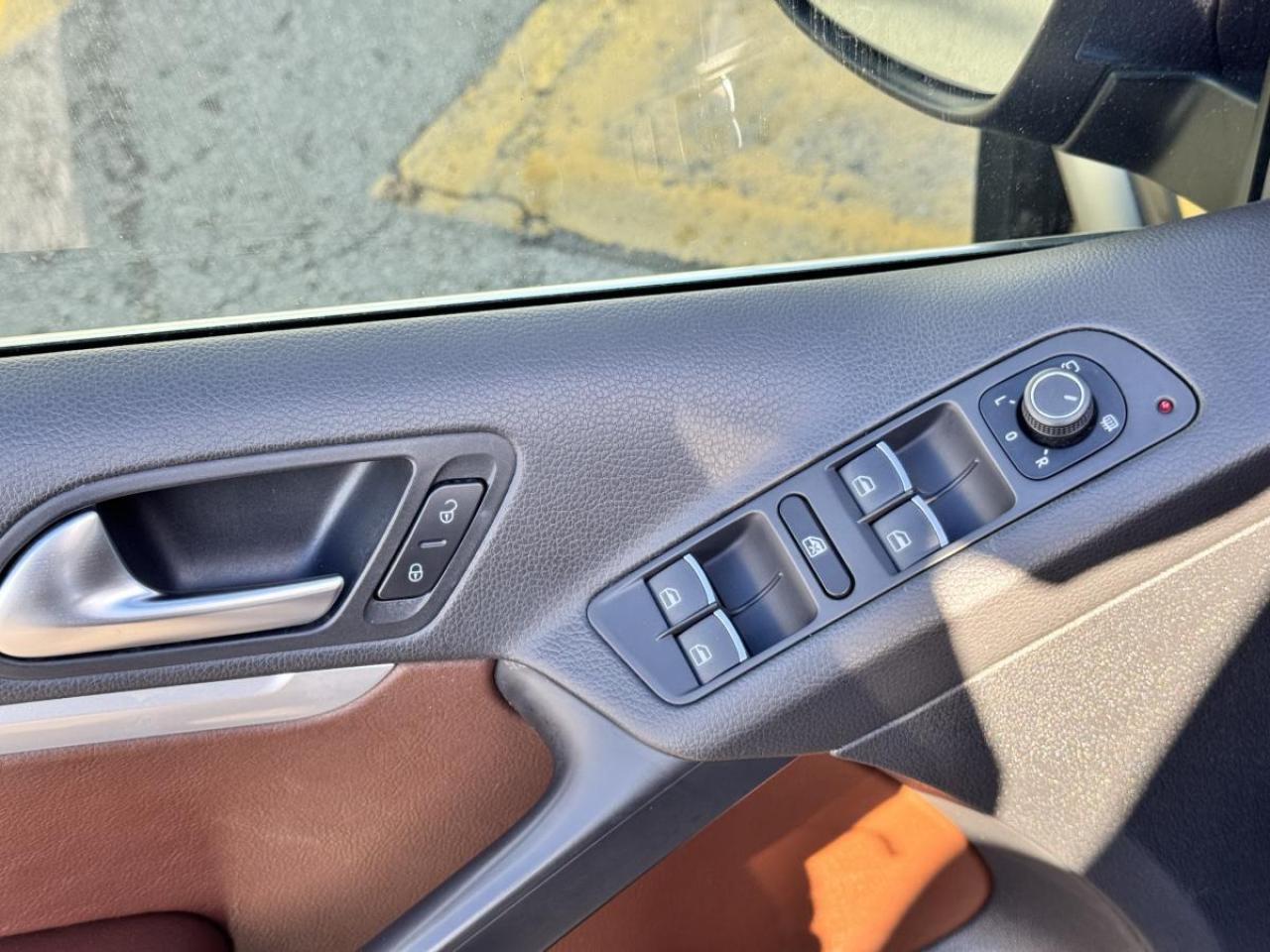 2016 Volkswagen Tiguan 4MOTION HIGHLINE/ R-LINE/ CARFAX CLEAN/ MUST SEE Photo