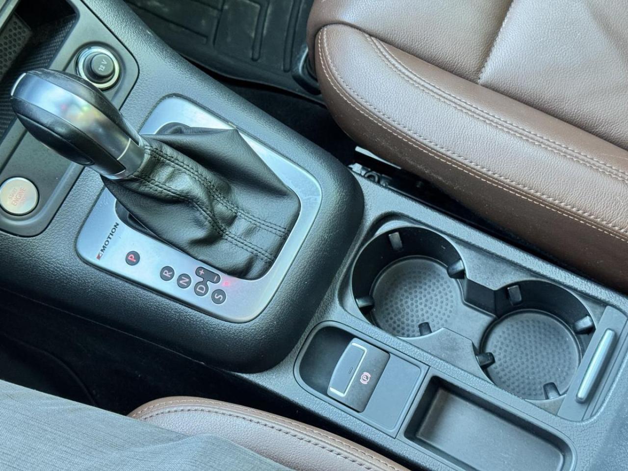 2016 Volkswagen Tiguan 4MOTION HIGHLINE/ R-LINE/ CARFAX CLEAN/ MUST SEE Photo