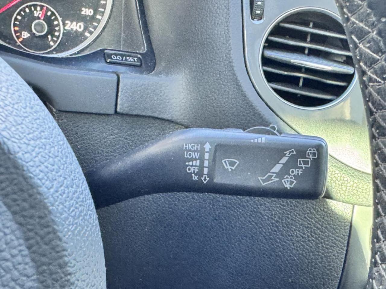 2016 Volkswagen Tiguan 4MOTION HIGHLINE/ R-LINE/ CARFAX CLEAN/ MUST SEE Photo