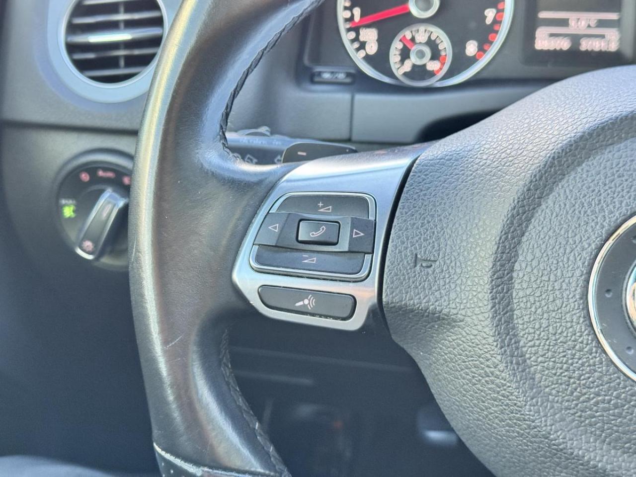 2016 Volkswagen Tiguan 4MOTION HIGHLINE/ R-LINE/ CARFAX CLEAN/ MUST SEE Photo