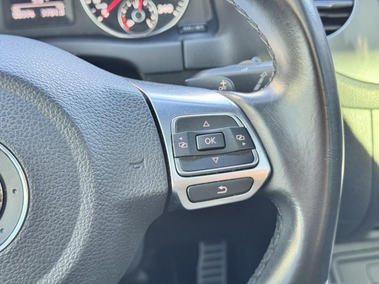 2016 Volkswagen Tiguan 4MOTION HIGHLINE/ R-LINE/ CARFAX CLEAN/ MUST SEE Photo