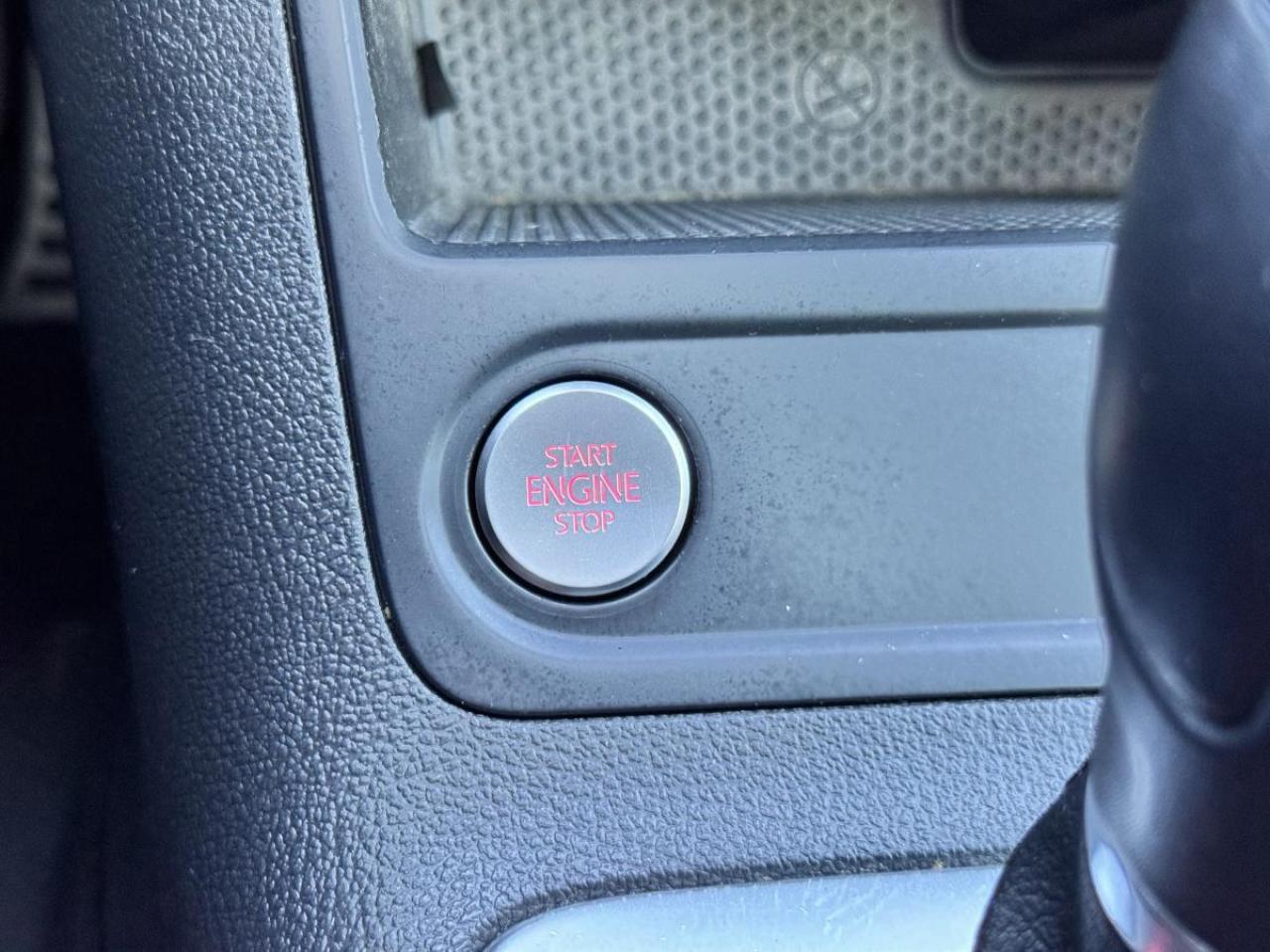 2016 Volkswagen Tiguan 4MOTION HIGHLINE/ R-LINE/ CARFAX CLEAN/ MUST SEE Photo