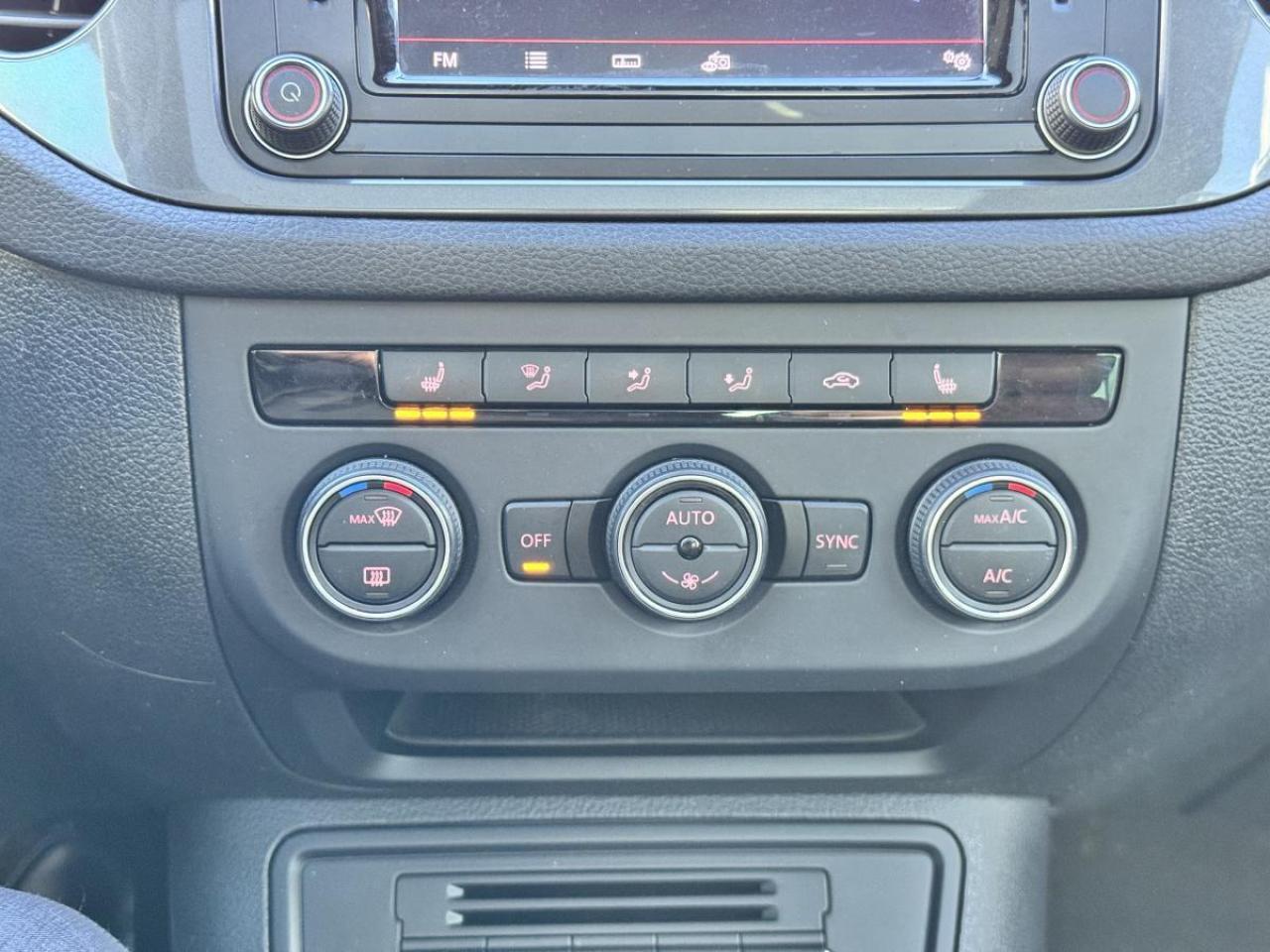 2016 Volkswagen Tiguan 4MOTION HIGHLINE/ R-LINE/ CARFAX CLEAN/ MUST SEE Photo