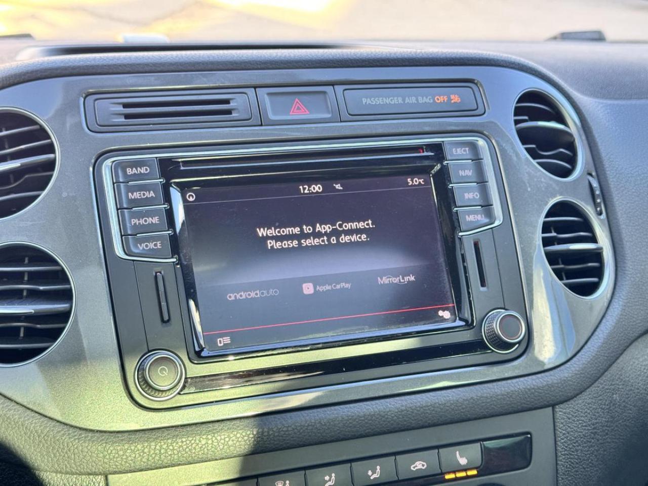 2016 Volkswagen Tiguan 4MOTION HIGHLINE/ R-LINE/ CARFAX CLEAN/ MUST SEE Photo