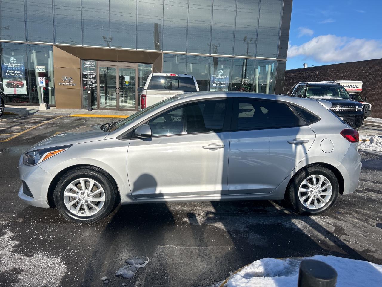 2020 Hyundai Accent 5 Door Preferred IVT   ONE OWNER Photo