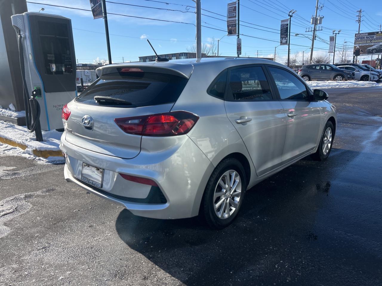 2020 Hyundai Accent 5 Door Preferred IVT   ONE OWNER Photo