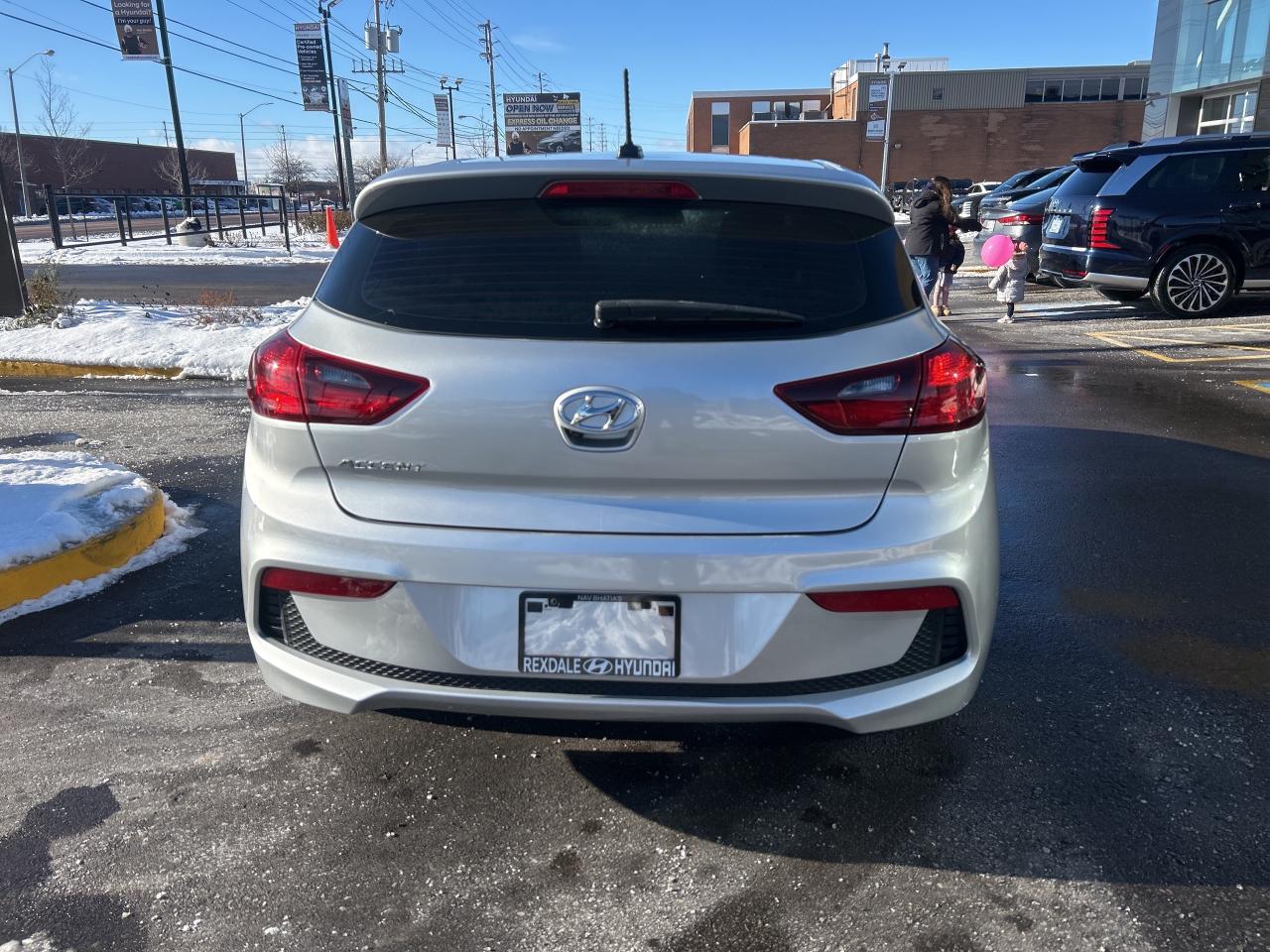 2020 Hyundai Accent 5 Door Preferred IVT   ONE OWNER Photo