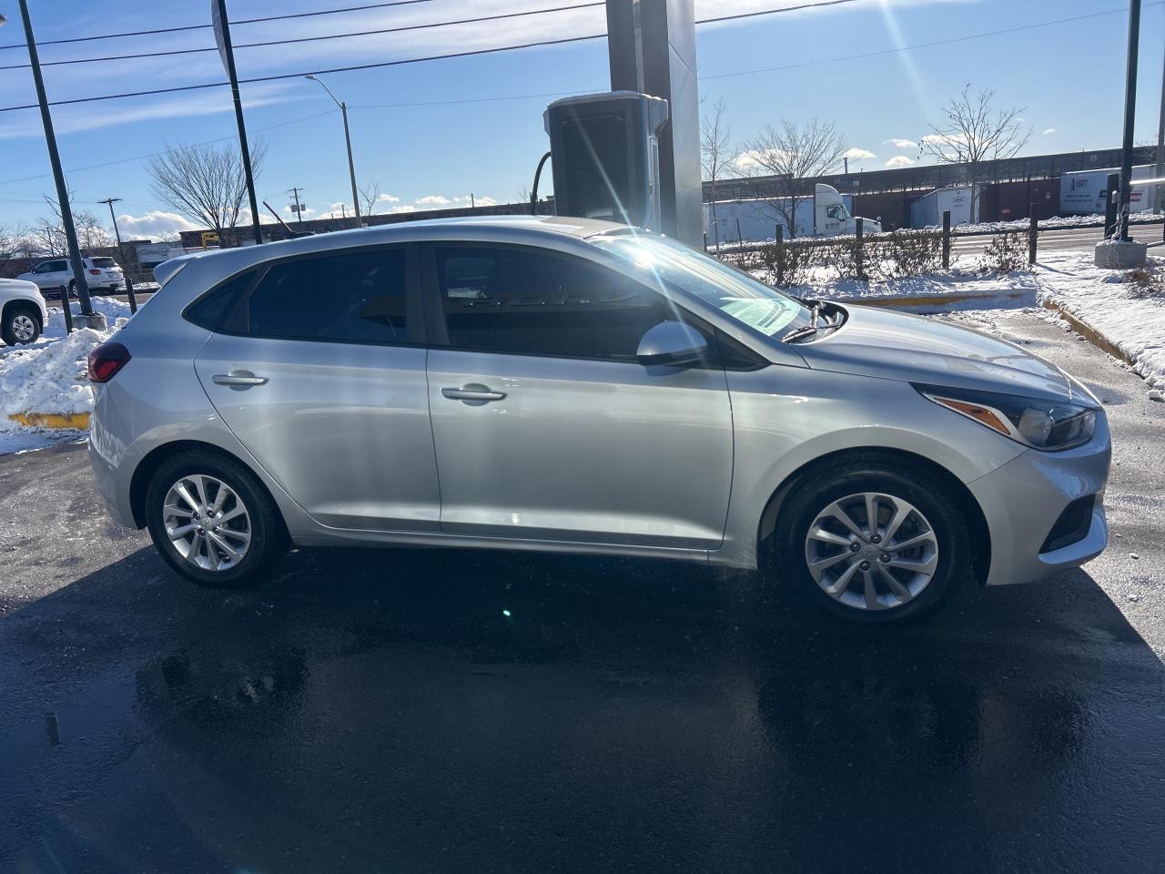 2020 Hyundai Accent 5 Door Preferred IVT   ONE OWNER Photo