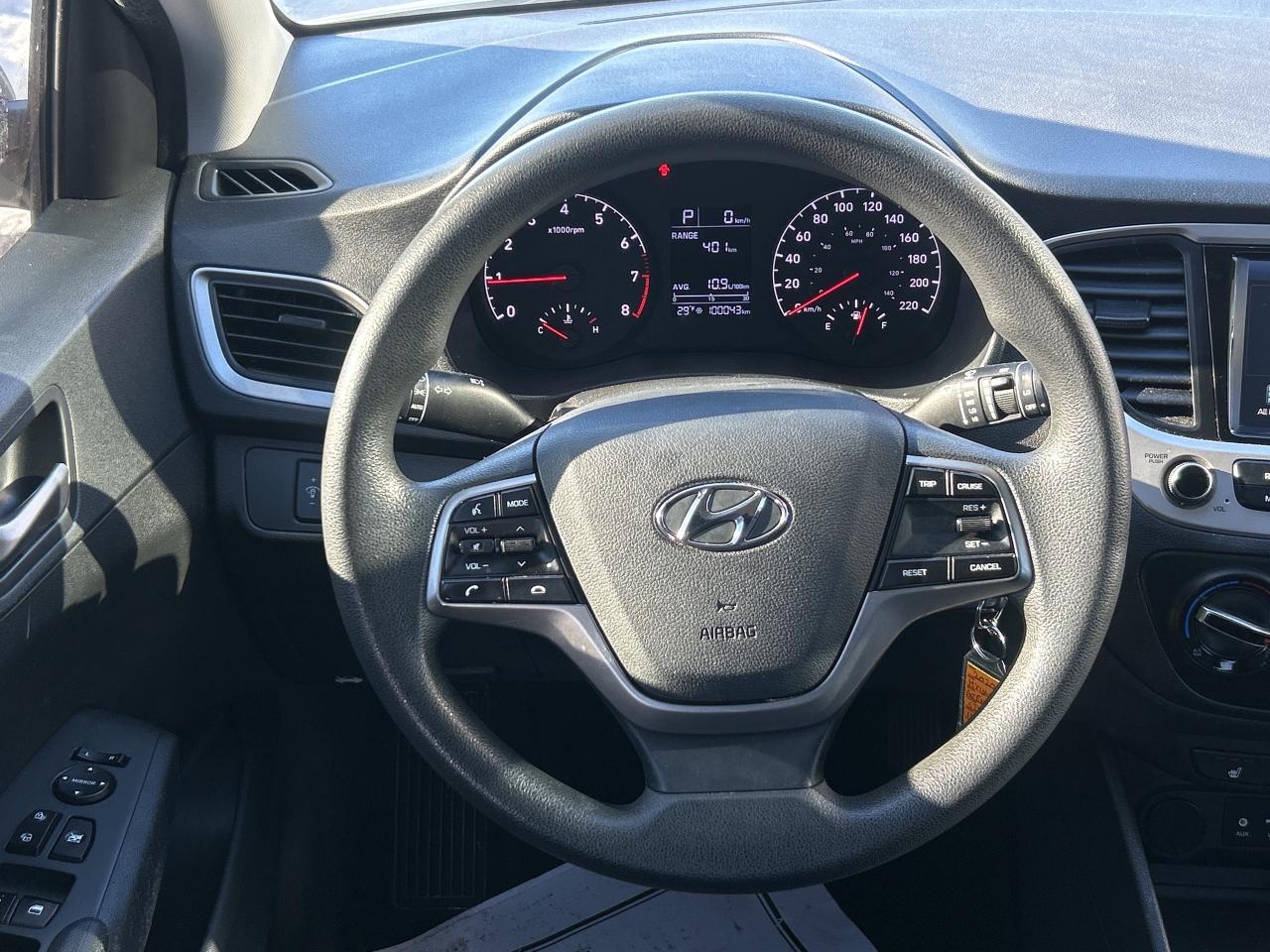 2020 Hyundai Accent 5 Door Preferred IVT   ONE OWNER Photo