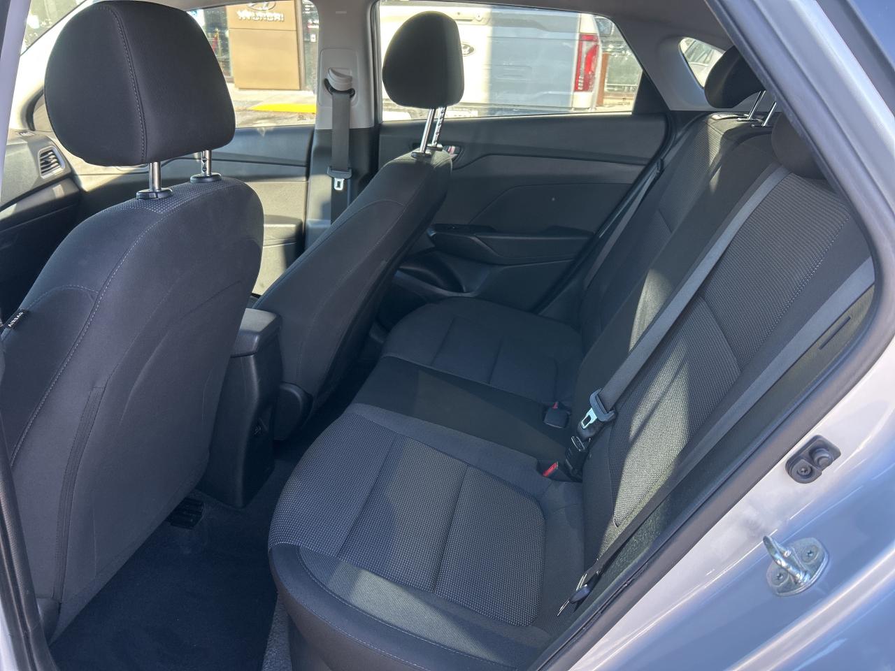 2020 Hyundai Accent 5 Door Preferred IVT   ONE OWNER Photo