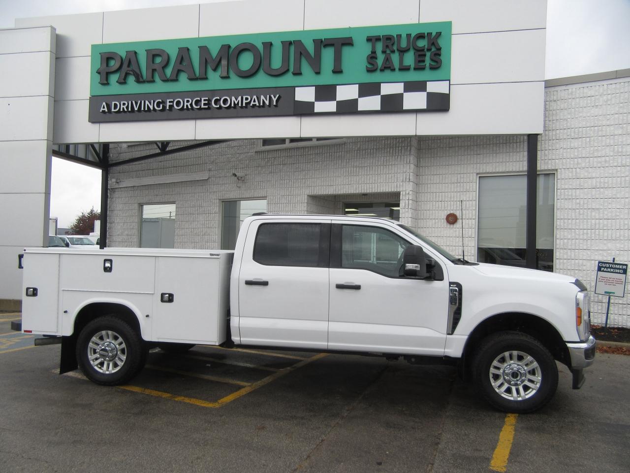 2023 Ford F-350 CREW CAB 4X4 XLT NEW SERVICE UTILITY BODY Photo